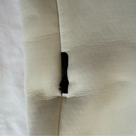 Nike Off-White Sleeveless Jacket - Picture 3 of 7